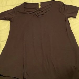 Black criss cross zenana tshirt